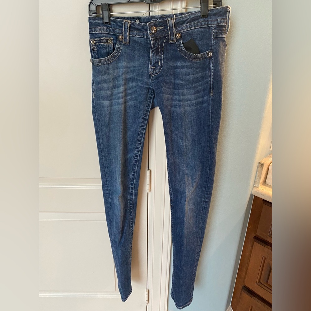 Miss Me Women’s Jeans. Size 27.